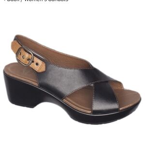 Women's Dansko Black and Tan Jacinda Sandals Size 40